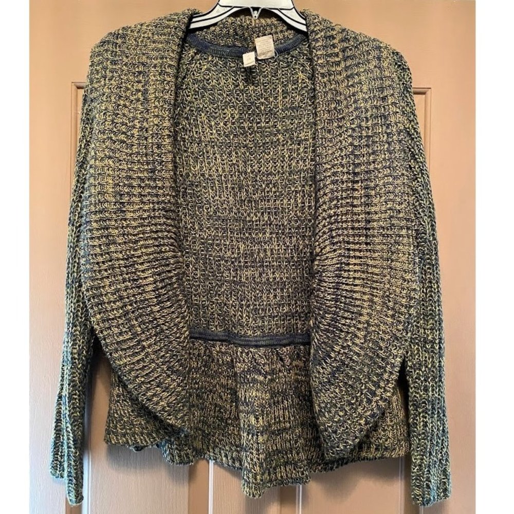 Tiara green cardigan sweater size Large